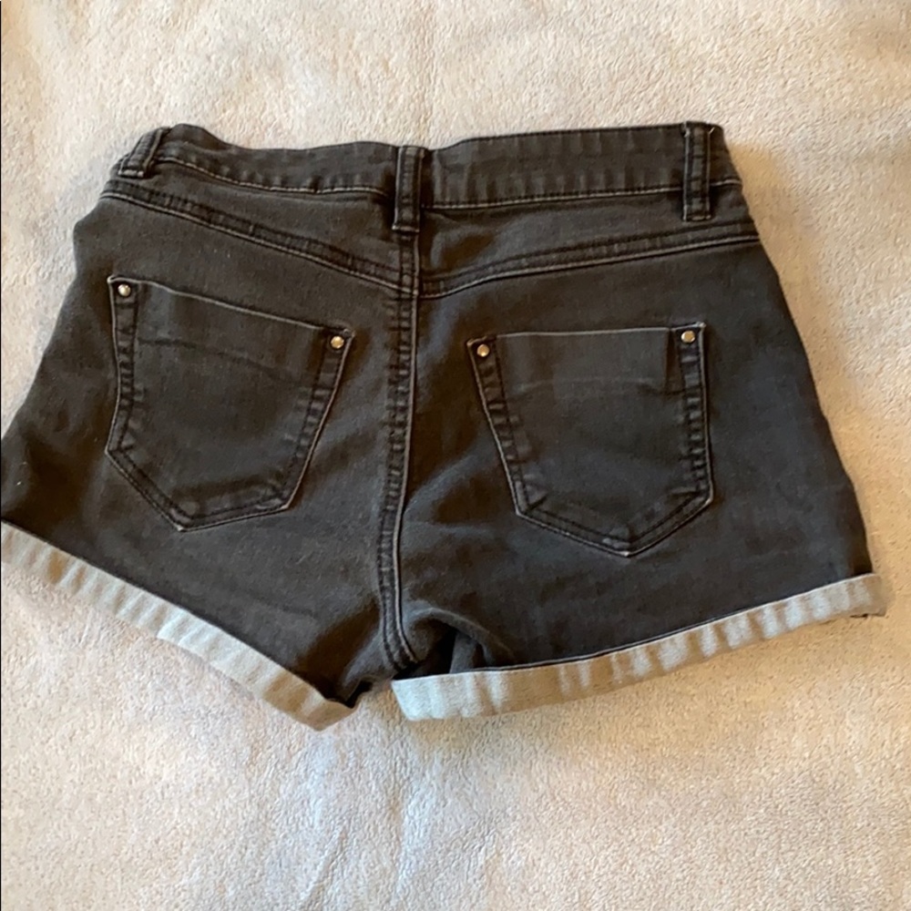 Shorts - Picture 2 of 4